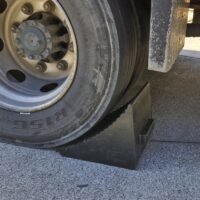 ⁦Wheel Chock Rubber CN⁩ - الصورة ⁦2⁩